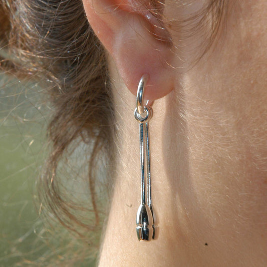 Orecchino con clavette in argento